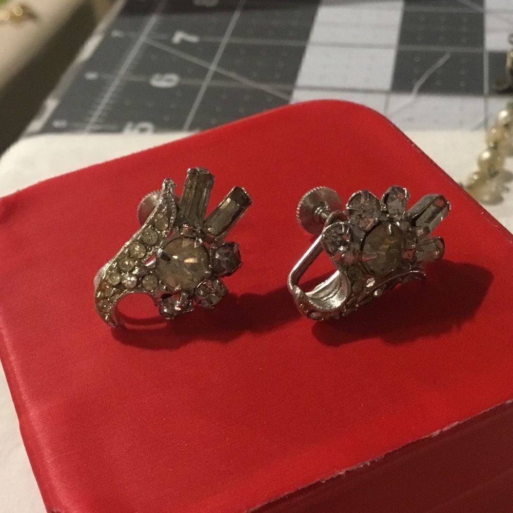 Vintage Rhinestone Earrings in Screw Back Silvertone